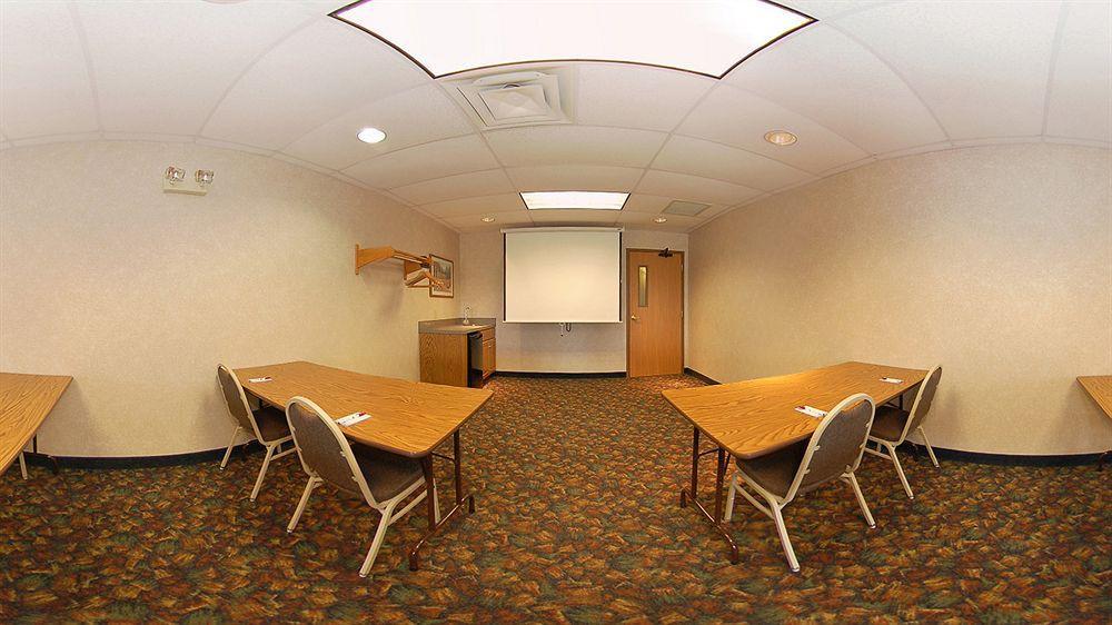 Hotel Comfort And Conference Center 2*